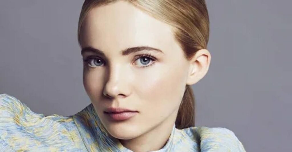 Freya Allan Height: Bio, Wiki, Age, Boyfriend, Net Worth, Facts