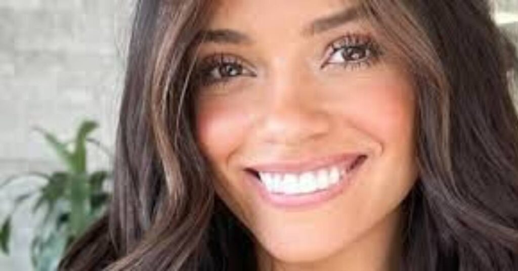 Kayla Manousselis Net Worth